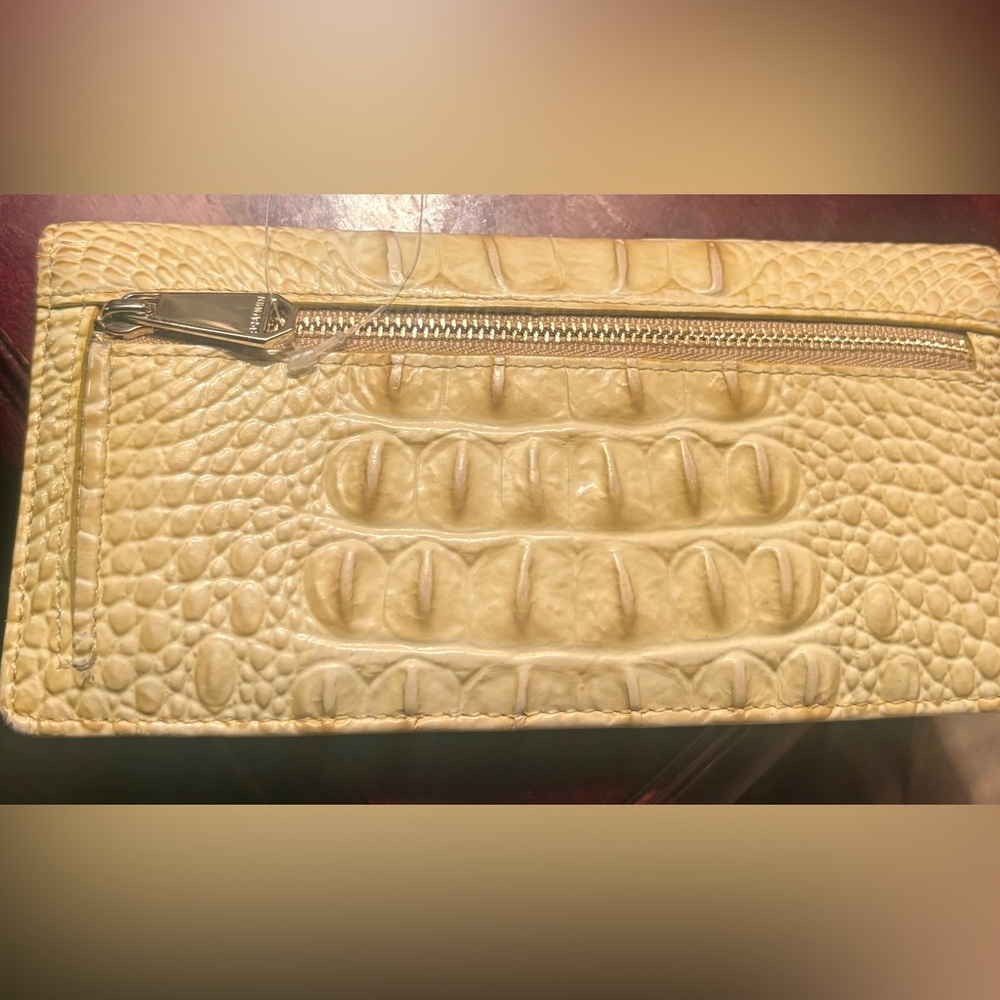 BRAHMIN Melbourne Ady Wallet - Picture 5 of 6